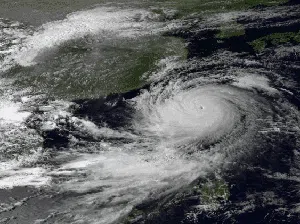 10 Badai Terdahsyat yang Pernah Terekam Citra Satelit 10 Badai Terdahsyat yang Pernah Terekam Citra Satelit