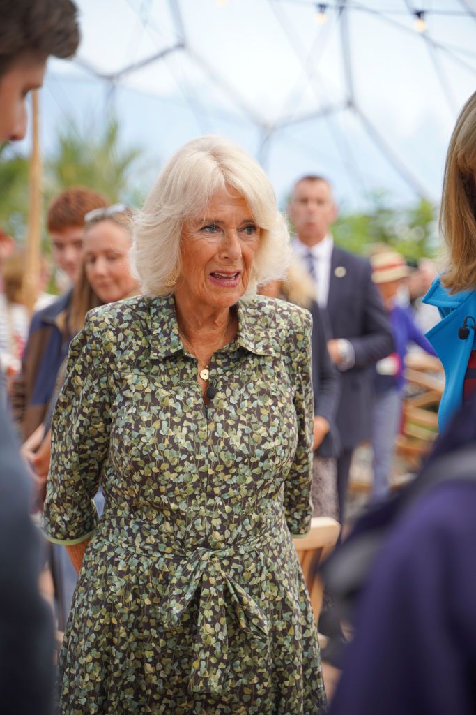 PAR, ENGLAND - SEPTEMBER 06: Camilla, Duchess of Cornwall during her visit to the Antiques Roadshow at The Eden Project on September 06, 2022 in Par, England. (Photo by Hugh Hastings - WPAPool/Getty)