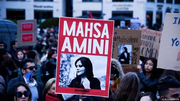 83 Orang Tewas selama Protes Iran atas Kematian Mahsa Amini