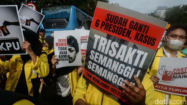 Aksi Mahasiswa Kritisi Kinerja Pemerintah