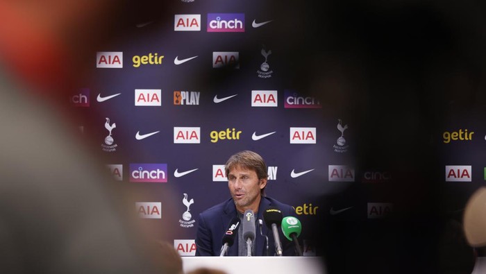 ENFIELD, ENGLAND - SEPTEMBER 29: Antonio Conte, head coach of Tottenham Hotspur during the Tottenham Hotspur press conference at Tottenham Hotspur Training Centre on September 29, 2022 in Enfield, England. (Photo by Tottenham Hotspur FC/Tottenham Hotspur FC via Getty Images)