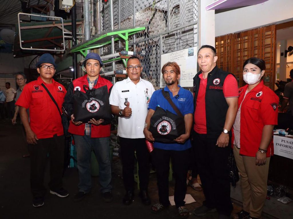 BMI Salurkan Sembako-Keperluan Balita ke Korban Kebakaran di Cikini