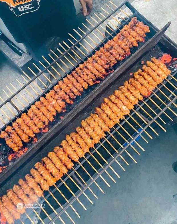 Berawal dari Angkringan / foto: Instagram.com/sateratu Berawal dari Angkringan