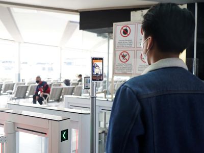 Canggih! Boarding Naik Kereta Kini Cuma Perlu Pindai Wajah