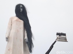 Lenyapnya Kuntilanak di Atas Billboard Bandung