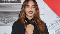 Foto: Penampilan Cara Delevingne Tampak Normal Setelah Isu Mental Breakdown