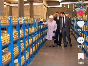 Viral Ratu Elizabeth Simpan Tumpukan Emas di Gudang Bawah Tanah, Beneran Nih?