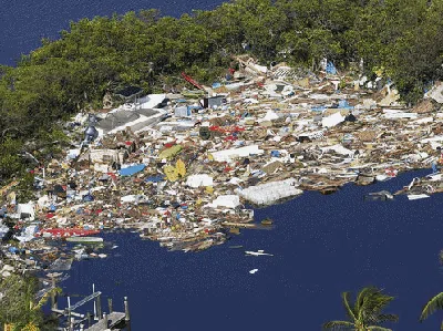 Florida Porak-poranda Diamuk Badai Terdahsyat dalam Sejarah