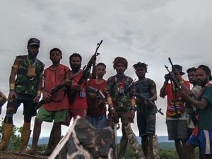 KKB di Papua Barat Serang 12 Pekerja Jalan Bintuni-Maybrat, 4 Orang Tewas KKB di Papua Barat Serang 12 Pekerja Jalan Bintuni-Maybrat, 4 Orang Tewas