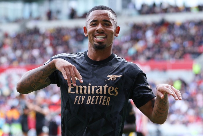 Gabriel Jesus BRENTFORD, ENGLAND - SEPTEMBER 18: Gabriel Jesus of Arsenal celebrates after scoring their side's second goal during the Premier League match between Brentford FC and Arsenal FC at Brentford Community Stadium on September 18, 2022 in Brentford, England. (Photo by Richard Heathcote/Getty Images)