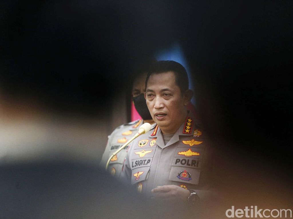 Driver Ojol Lihai Jalani Uji SIM di Satpas Saat Dipantau Kapolri Driver Ojol Lihai Jalani Uji SIM di Satpas Saat Dipantau Kapolri