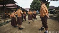 Kenal Lebih Dekat Anak-anak Sekolah Dasar di Ujung Negeri