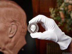 Koin Bergambar Raja Charles III Resmi Dirilis dan Siap Edar