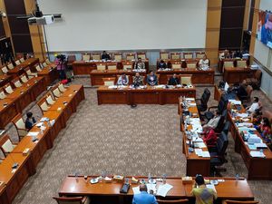 Canda Legislator PKS Sebut Nama Anies Populer di Uji Kandidat Komnas HAM Canda Legislator PKS Sebut Nama Anies Populer di Uji Kandidat Komnas HAM