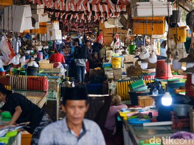 Melihat Aktivitas Pasar Saat Harga Pangan Jakarta Turun Hari Ini