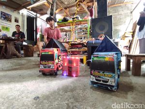 Mantan Honorer di Blitar Raup Uang Puluhan Juta dari Miniatur Truk Mantan Honorer di Blitar Raup Uang Puluhan Juta dari Miniatur Truk