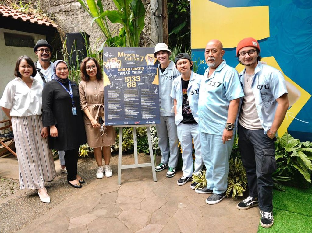 Falcon Pictures Ajak Yayasan Anak Yatim Nobar Miracle In Cell No 7