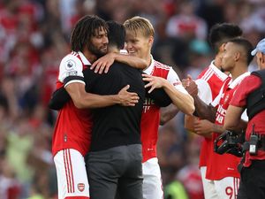 Ramsdale: Elneny Pemain Aneh di Arsenal, tapi Baik Banget Ramsdale: Elneny Pemain Aneh di Arsenal, tapi Baik Banget