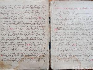Terkuak! Isi Naskah Kuno yang Dimiliki Warga Sumedang Terkuak! Isi Naskah Kuno yang Dimiliki Warga Sumedang