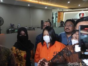 Tangis dan Suara Bergetar Putri Candrawathi Saat Ditahan Bareskrim