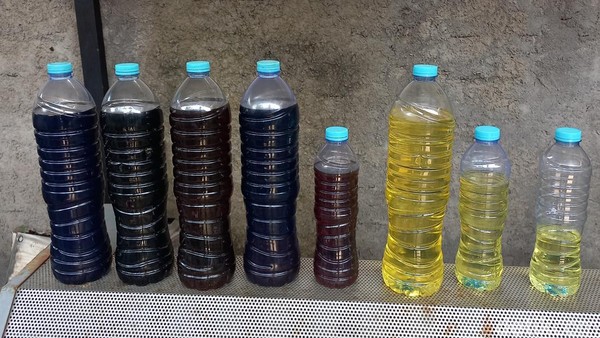 Pengolah sampah plastik jadi bahan bakar alternatif (BBA), Purwanto (40), warga Sukoharjo, Jumat (30/9/2022).