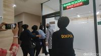 Potret Putri Candrawathi Cek Kesehatan di Bareskrim