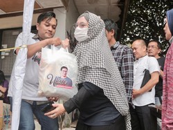 Relawan Sandiaga Gelar Sertifikasi Halal Gratis-Bazar Sembako di Bandung
