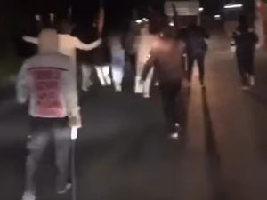 Viral! Konvoi Pemuda Tenteng Senjata di Jalanan Serpong
