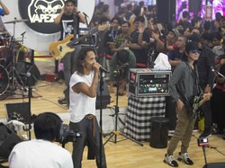 Geluti Bisnis, Slank Bikin Kejutan