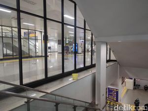 Kebocoran Atap Stasiun Manggarai Tinggal Sisa Sedikit Lagi, Ini Titiknya! Kebocoran Atap Stasiun Manggarai Tinggal Sisa Sedikit Lagi, Ini Titiknya!