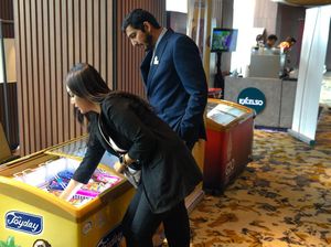 Es Krim Buatan Anak Negeri Disajikan untuk Delegasi Sherpa Meeting Ke-3