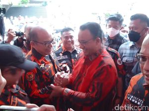 Gaya Anies Baswedan Berkemeja Loreng Pemuda Pancasila Gaya Anies Baswedan Berkemeja Loreng Pemuda Pancasila