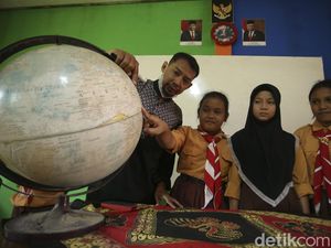 Antusias Siswa SD di Perbatasan Mengenal Geografis Indonesia Antusias Siswa SD di Perbatasan Mengenal Geografis Indonesia