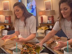 Cara Nyeleneh Drew Barrymore Makan Pizza Ini Picu Perdebatan Netizen
