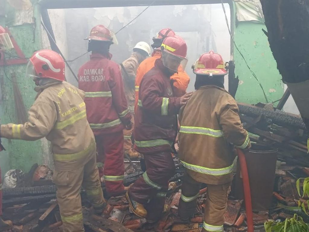Kebakaran Melalap 3 Rumah Warga di Cicadas Bogor, Api Sudah Padam