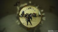 Kerja Keras Melestarikan Tarian Tradisional Khas Kalbar