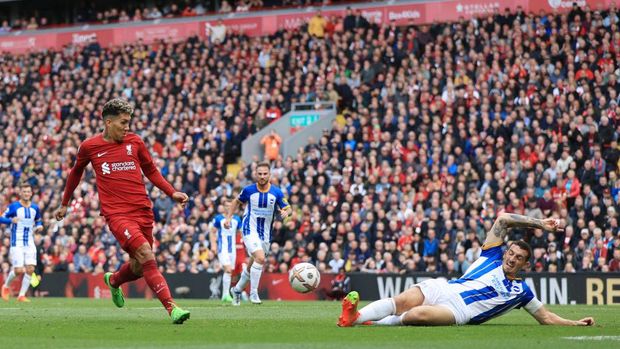 LIVERPOOL, ENGLAND - OCTOBER 01: Roberto Firmino of Liverpool scores their 1st goal during the Premier League match between Liverpool FC and Brighton & Hove Albion at Anfield on October 1, 2022 in Liverpool, United Kingdom. (Photo by Simon Stacpoole/Offside/Offside via Getty Images)