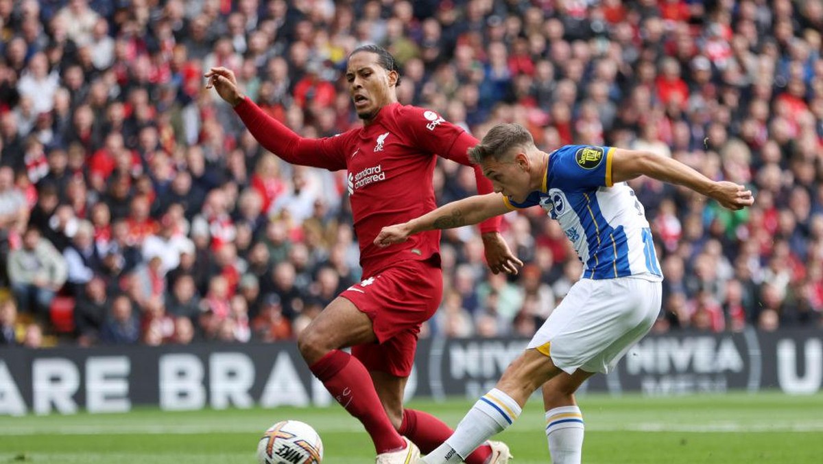 Liverpool tertinggal 1-2 dari Brighton di babak pertama (Getty Images/Clive Brunskill)