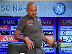 Spalletti Bawa Mawar ke Jumpa Pers, Dukung Para Perempuan di Iran