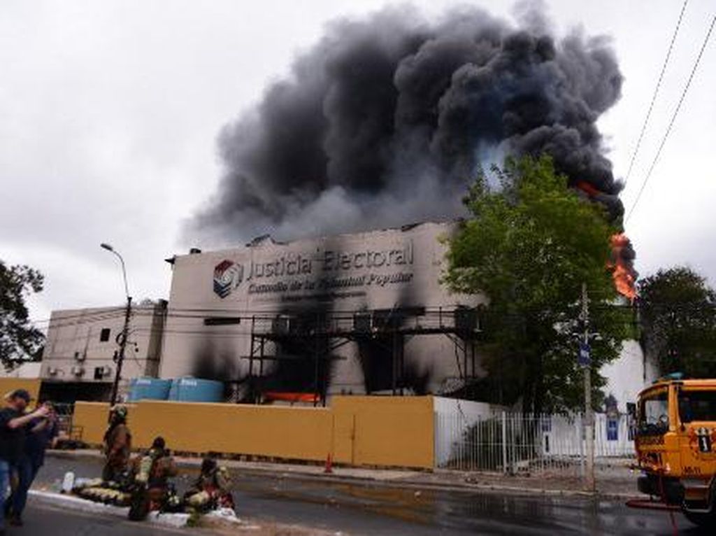 Kantor Lembaga Pemilihan Umum Paraguay Terbakar, 1 Orang Tewas