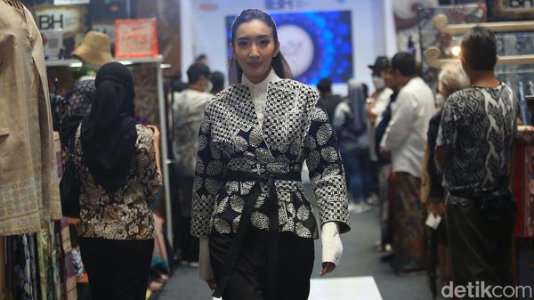 Ramai-ramai Peringati Hari Batik lewat Pameran
