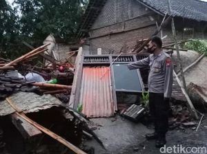 Hujan Deras Robohkan Satu Rumah di Banyuwangi