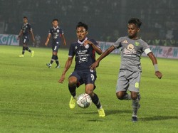 Hasil Liga 1: Persebaya Menang 3-2 atas Arema di Derby Jatim