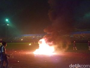 PT LIB Hentikan Liga 1 Selama Sepekan Buntut Kerusuhan Kanjuruhan PT LIB Hentikan Liga 1 Selama Sepekan Buntut Kerusuhan Kanjuruhan