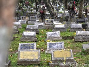Walkot Yana Ungkap Terbatasnya Lahan Pemakaman di Bandung Walkot Yana Ungkap Terbatasnya Lahan Pemakaman di Bandung