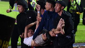 Aksi Solidaritas Suporter di Tengah Kerusuhan Maut Kanjuruhan