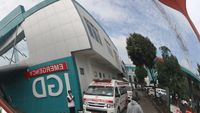 Ambulans di Malang Hilir Mudik Bawa Korban Kanjuruhan ke RS