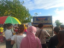 Mencicipi Krepes Viral di Pantai Kelan Badung, Harus Rela Antre Dong!