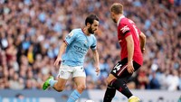 Di Liga Inggris, ungkapan duka cita dilakukan para pemain dengan mengenakan ban hitam. (Foto: Manchester City FC via Getty Ima/Matt McNulty - Manchester City)
