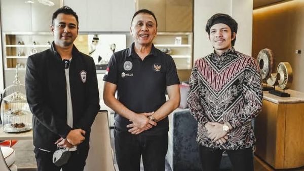 Momen Ketua PSSI, Iwan Bule Saat Makan Bareng Atta Halilintar dan Raffi Ahmad